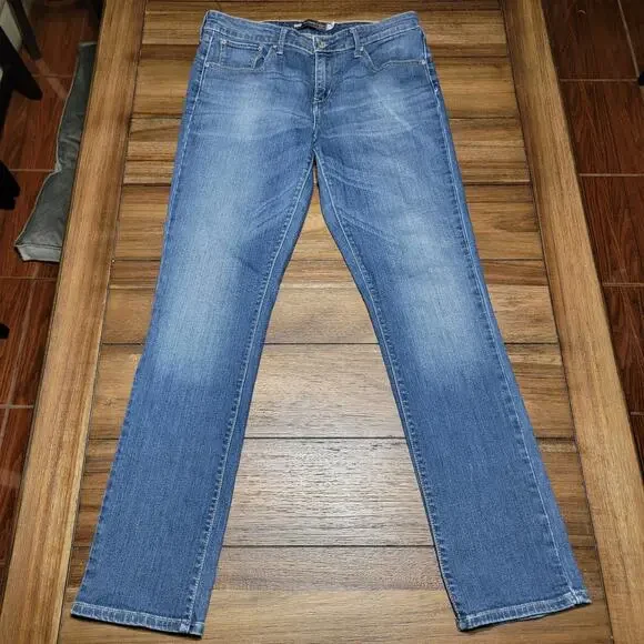 Levi Strauss Demi Curve Classic Rise Slim Leg Jeans - Size 12/31 - Picture 1 of 6